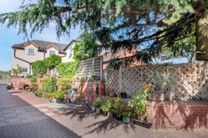 Photo 16- click for photo gallery